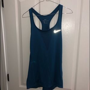 Nike Cooling Workout Top